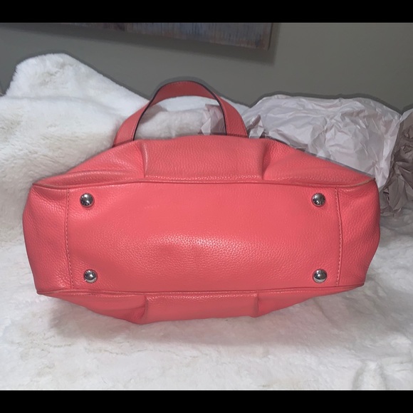 Michael Kors purse!! - Picture 4 of 4